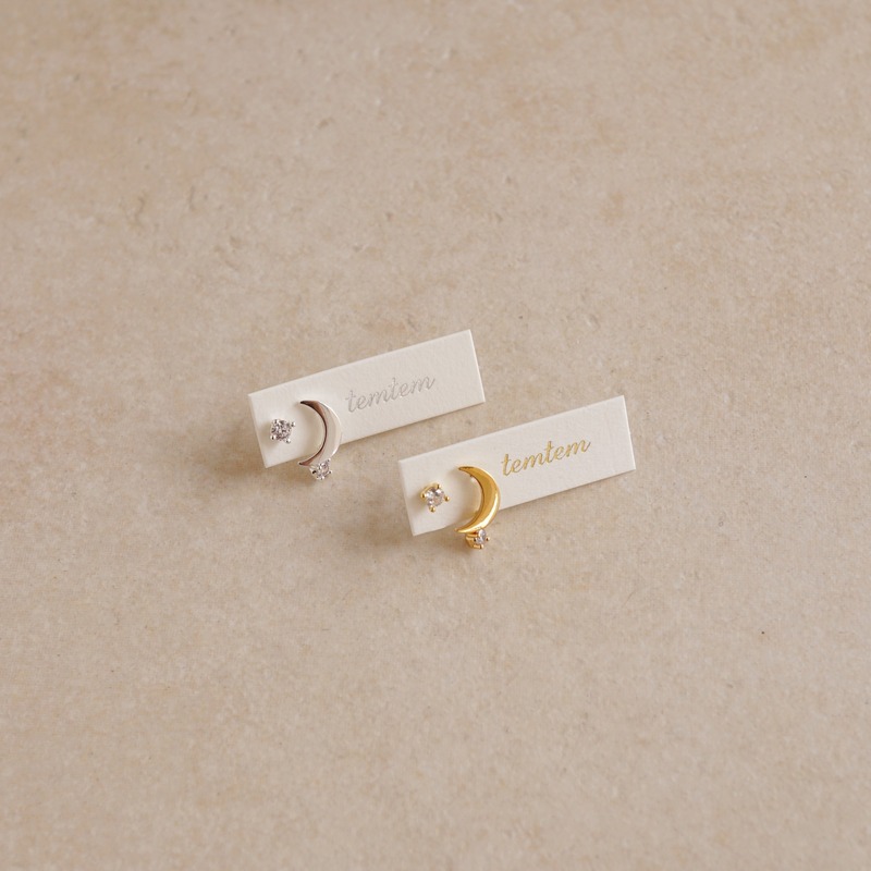 月モチーフ アクセサリー アシメントリーピアス