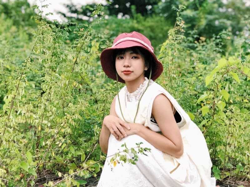 小臉女生 小碎花漁夫帽