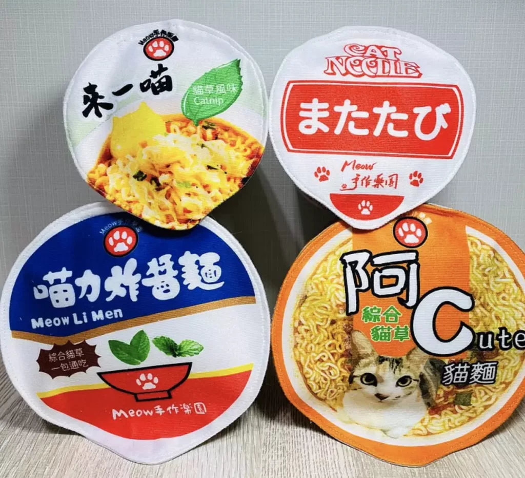 泡麵貓草包