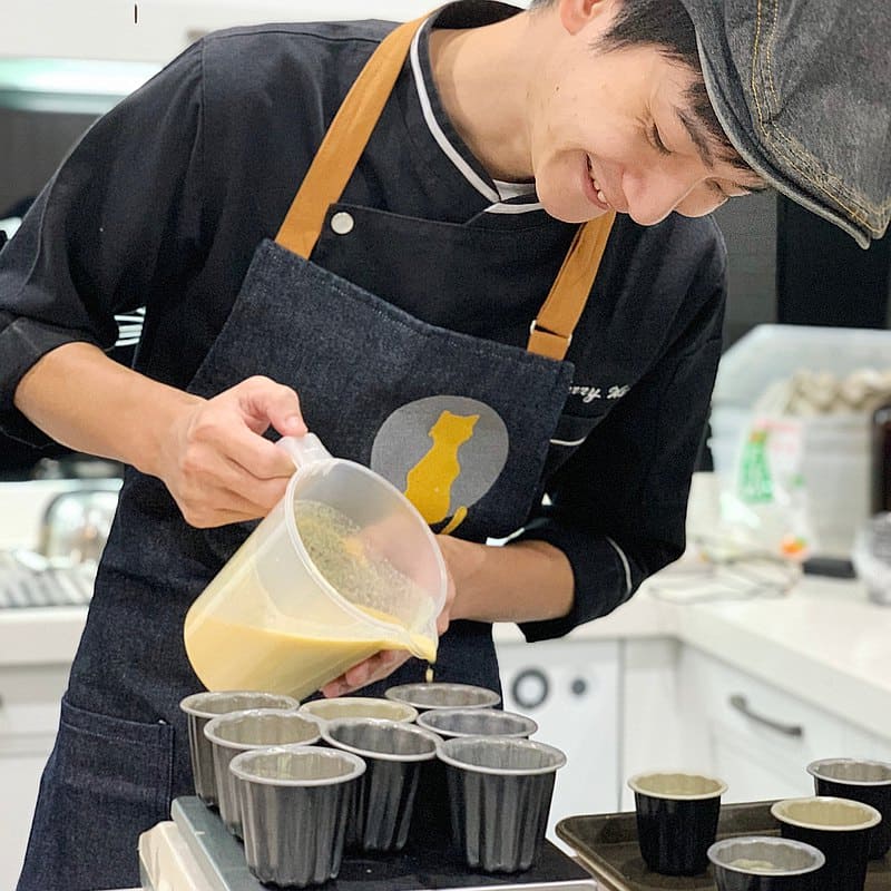 可麗露食譜步驟:倒入模具