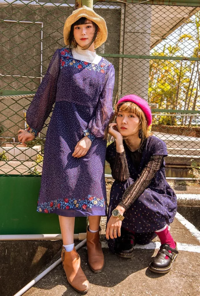 花朵紫色燈籠袖洋裝