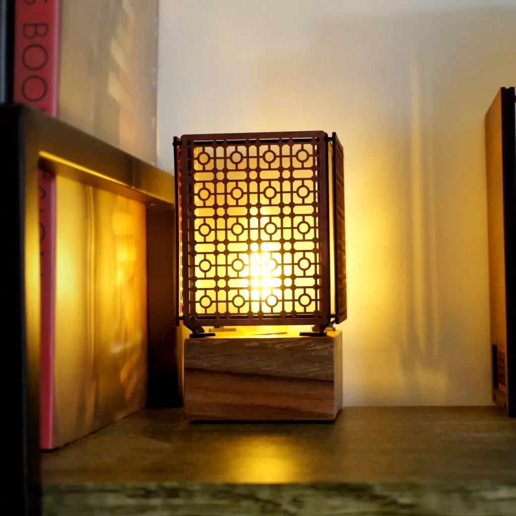 鐵窗花燈