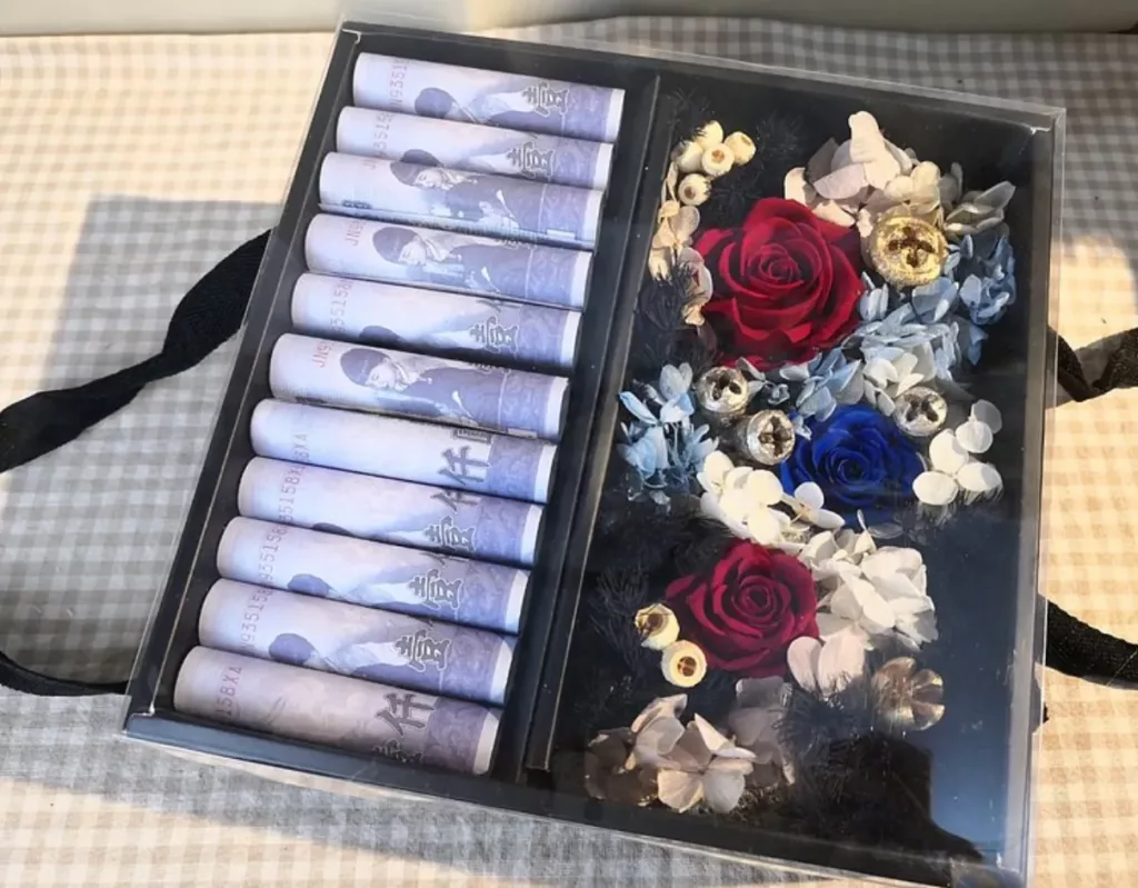 2022母親節禮盒推薦:永生花鈔票禮盒